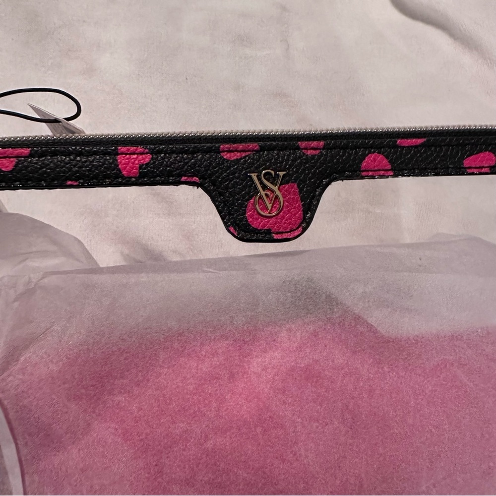 Victoria’s Secret Clear Makeup Bag Set Pink Hearts NWT - Picture 8 of 10